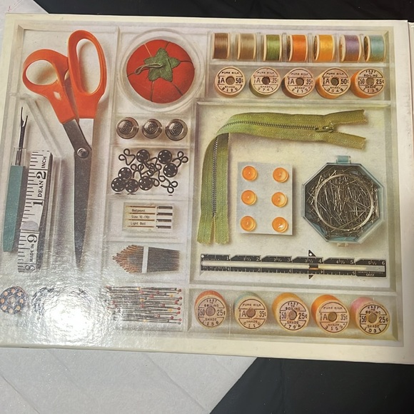 Vintage 1976 Readers Digest Sewing Guide - Picture 9 of 11